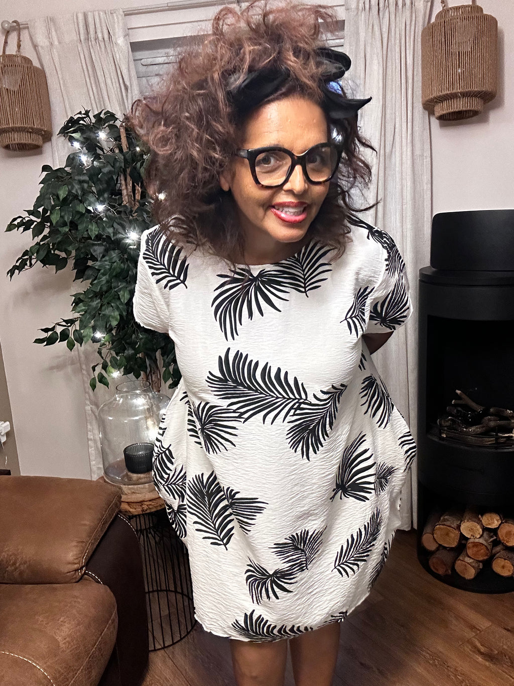 WHITE BLACK FEATHER DREES