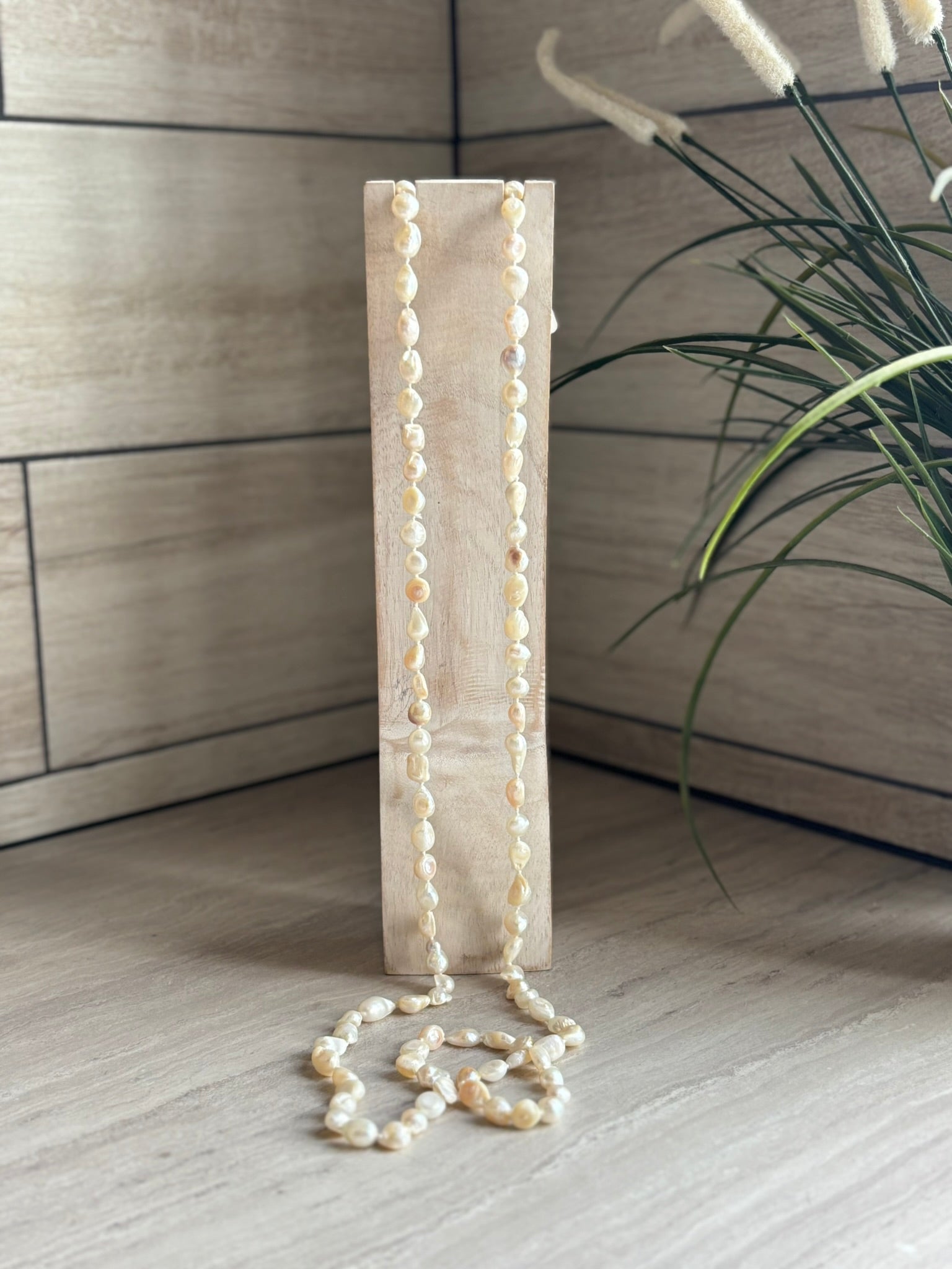 Pearl Style Necklace